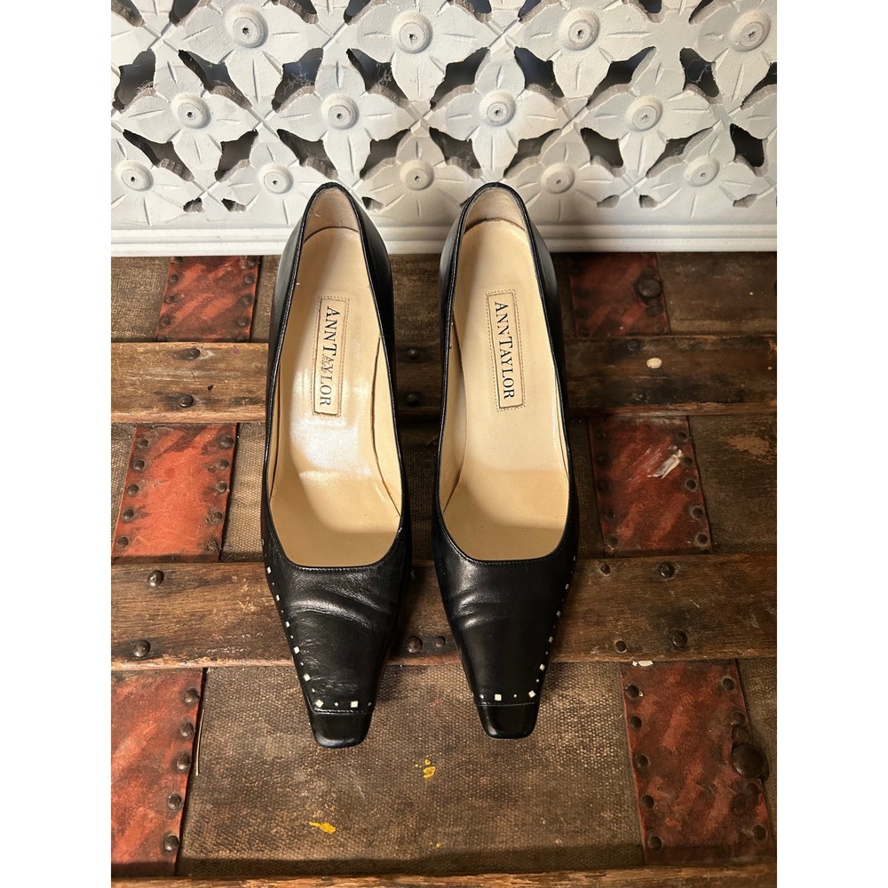 Ann Taylor Black Leather Embossed Pointed Toe Pumps Made In Italy Size 7